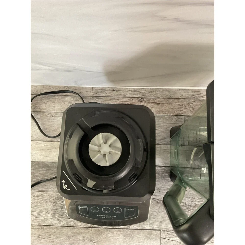 Ninja NJ600 3 Speed 1000 Watt Blender With Pulse Feature. Tested